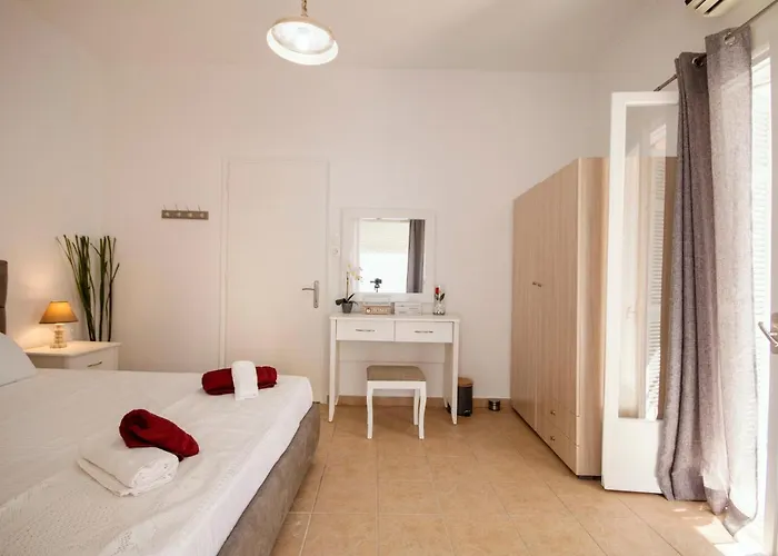 Christin's Lovely House By Corfuescapes * Corfu (city)
